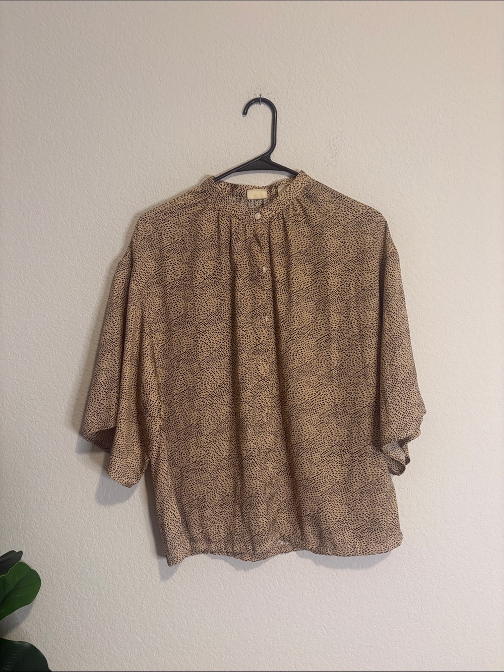 Levi’s small Relaxed button up Tan Printed Blouse - Women's Top
